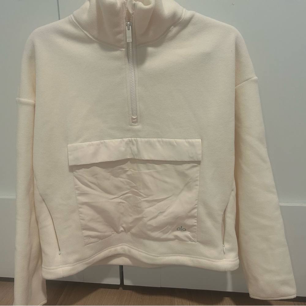 Never worn Alo quarter zip!